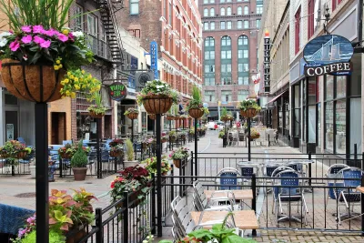 Alley with outdoor dining patios in downtown Cleveland, Ohio.