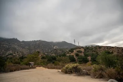 Eaton Canyon trailhead in Los Angeles County on a cloudy day.