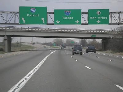 Interstate 275 southbound at the w:Interstate96 split and M-14 junction