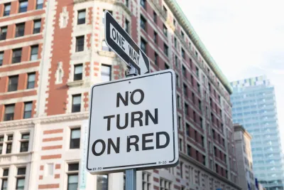 "No turn on red" sign