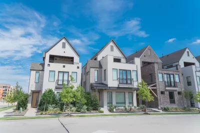 Modern small-lot homes in north Dallas suburb