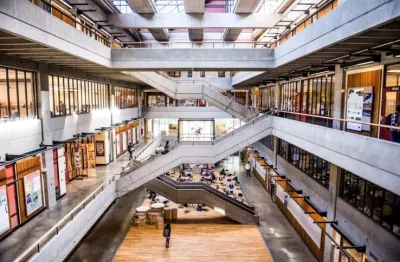 University of Washington Master of Urban Planning campus building image