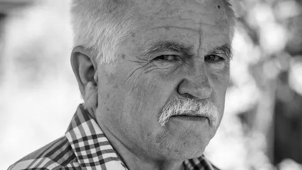 Black and white portrait of Mike Davis