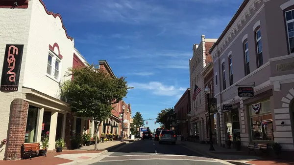 View north along Virginia State Route 28 (Center Street) at Battle Street in Manassas, Virginia