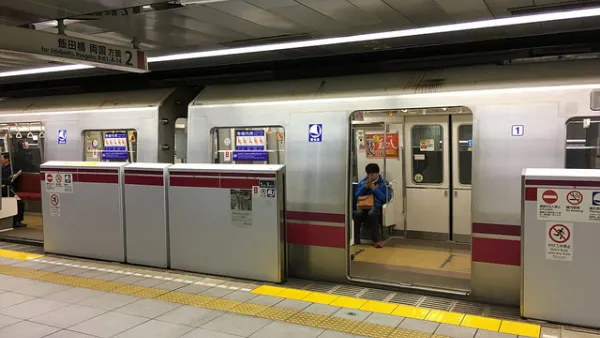 Subway Screen Doors