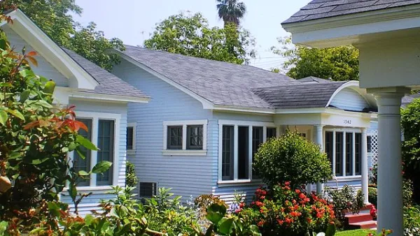 Los Angeles Bungalow Court