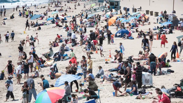 A crowded sunny day at Santa Monica beach