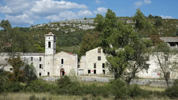 photo of abandoned buildings in Broves, France