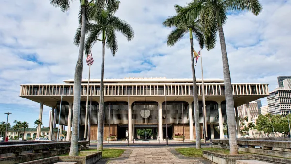 The exterior of the Hawaii state capitol building.