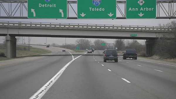 Interstate 275 southbound at the w:Interstate96 split and M-14 junction