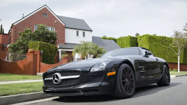 Mercedes Benz Suburbs