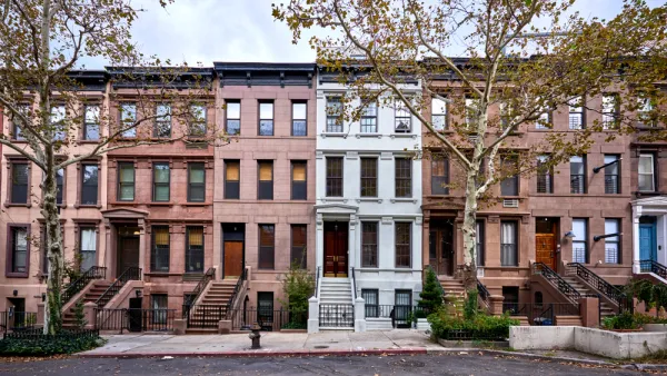 ROw of historic New York City brownstone homes