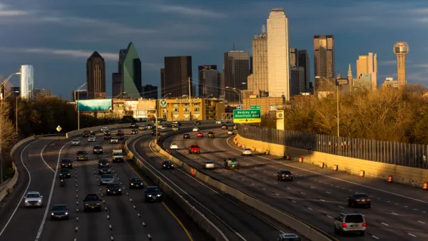 Interstate 30, Tom Landry Freeway
