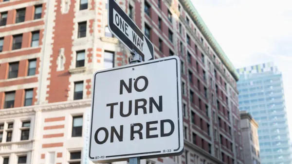 "No turn on red" sign