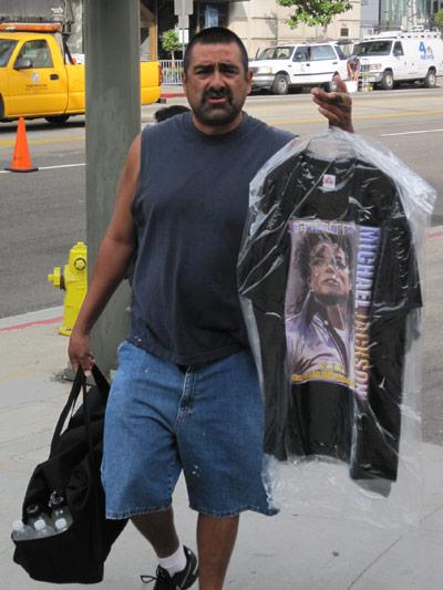 Michael Jackson T-Shirt Vendor Michael Jackson T-Shirt Vendor